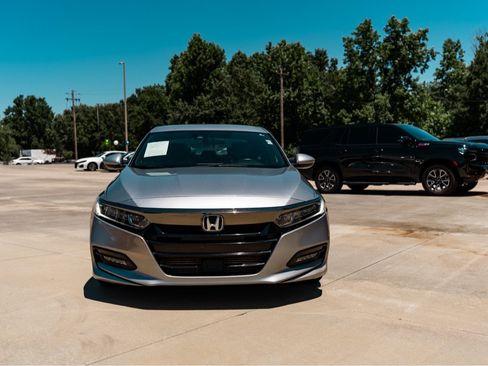 Used 2018 Honda Accord Sport image 8