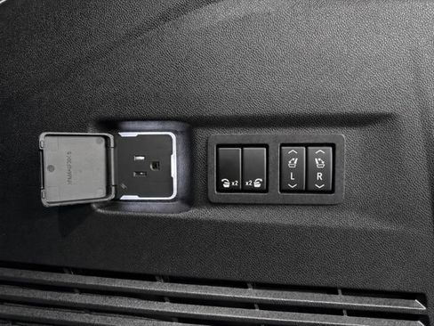 Used 2024 Chevrolet Tahoe RST w/ Sport Performance Package AWD/4WD image 17
