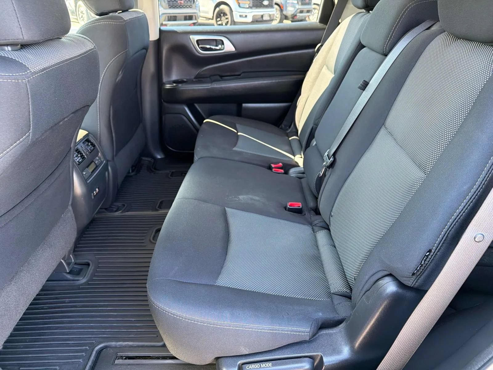 Used 2019 Nissan Pathfinder SV FWD image 20