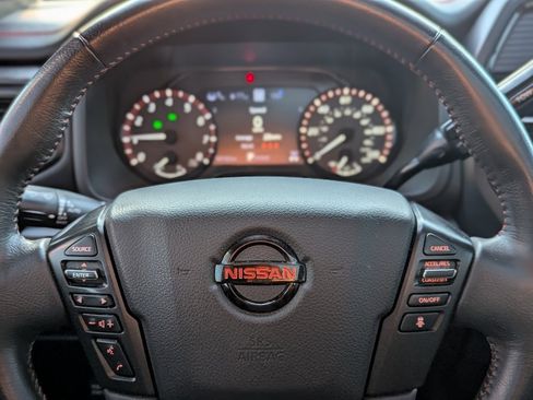 Used 2021 Nissan Titan PRO-4X w/ Pro-4x Convenience Package image 19
