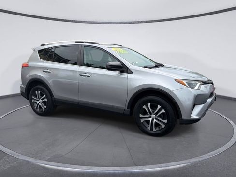 Used 2016 Toyota RAV4 LE AWD/4WD image 5