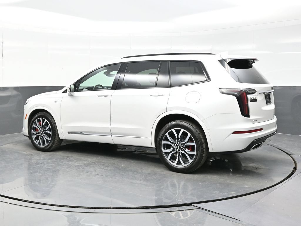 Used 2025 Cadillac XT6 Sport w/ Platinum Package AWD/4WD image 4