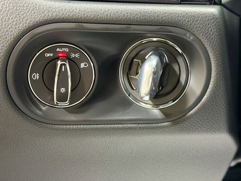 Certified 2026 Porsche Macan image 33