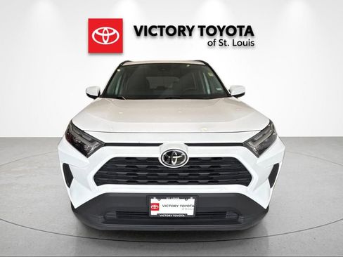 Used 2025 Toyota RAV4 XLE AWD/4WD image 8