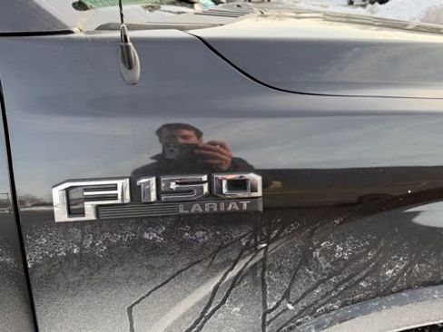 Used 2015 Ford F150 Lariat w/ Equipment Group 502A Luxury image 8