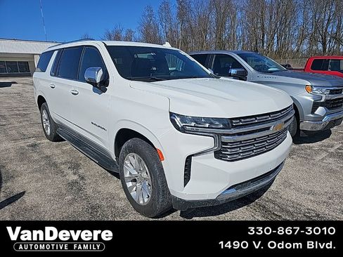 Used 2023 Chevrolet Suburban Premier image 1