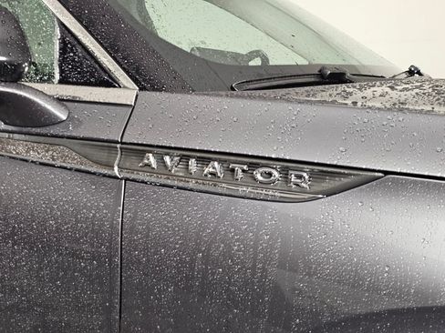 Certified 2025 Lincoln Aviator Reserve w/ Equipment Group 201A AWD/4WD image 10