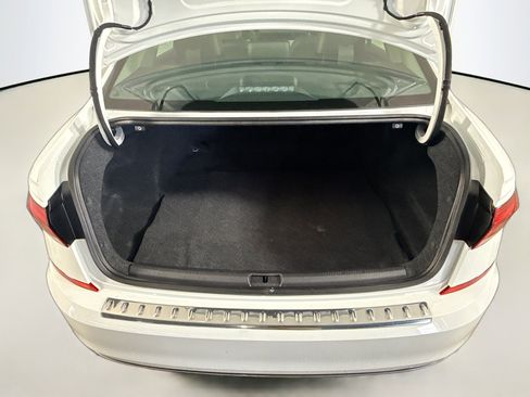 Used 2021 Volkswagen Passat 2.0T SE image 35