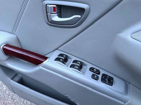 Used 2006 Hyundai Azera Limited image 20