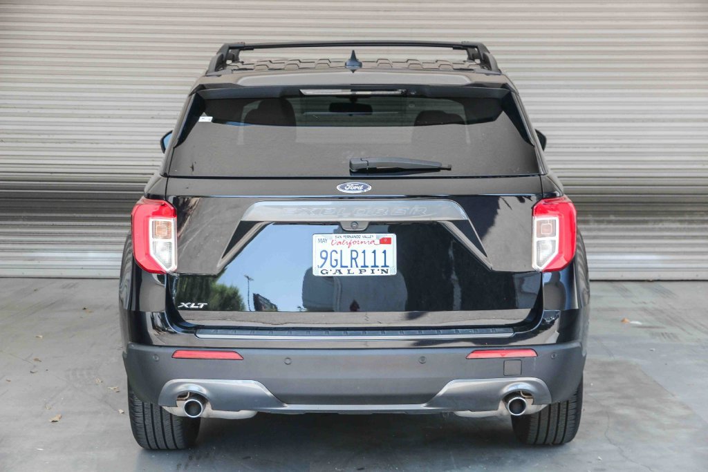 Certified 2023 Ford Explorer XLT w/ Equipment Group 202A RWD image 5