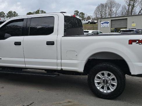 Used 2020 Ford F250 XLT w/ FX4 Off-Road Package image 12