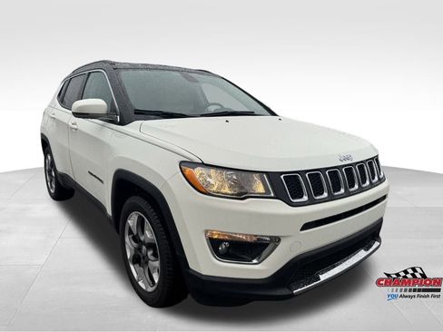 Used 2018 Jeep Compass Limited w/ Navigation Group image 9