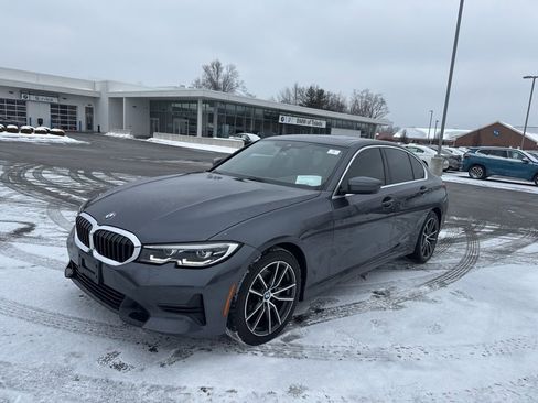 Used 2020 BMW 330i xDrive 330i xDrive w/ Convenience Package image 3