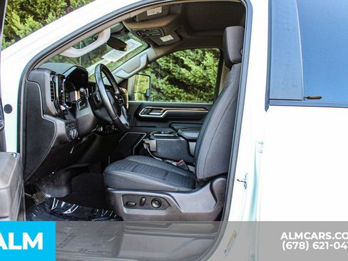 Used 2025 Chevrolet Silverado 2500 LT w/ Convenience Package AWD/4WD image 16