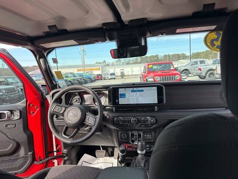 New 2025 Jeep Gladiator Mojave w/ Convenience Group image 29