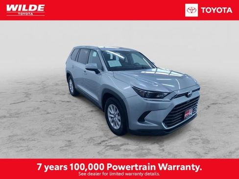 Certified 2025 Toyota Grand Highlander AWD image 3