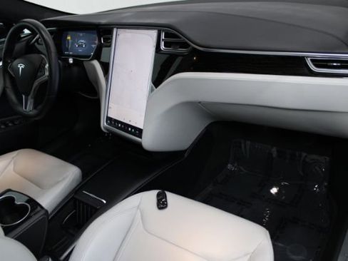 Used 2016 Tesla Model S 60 RWD image 22