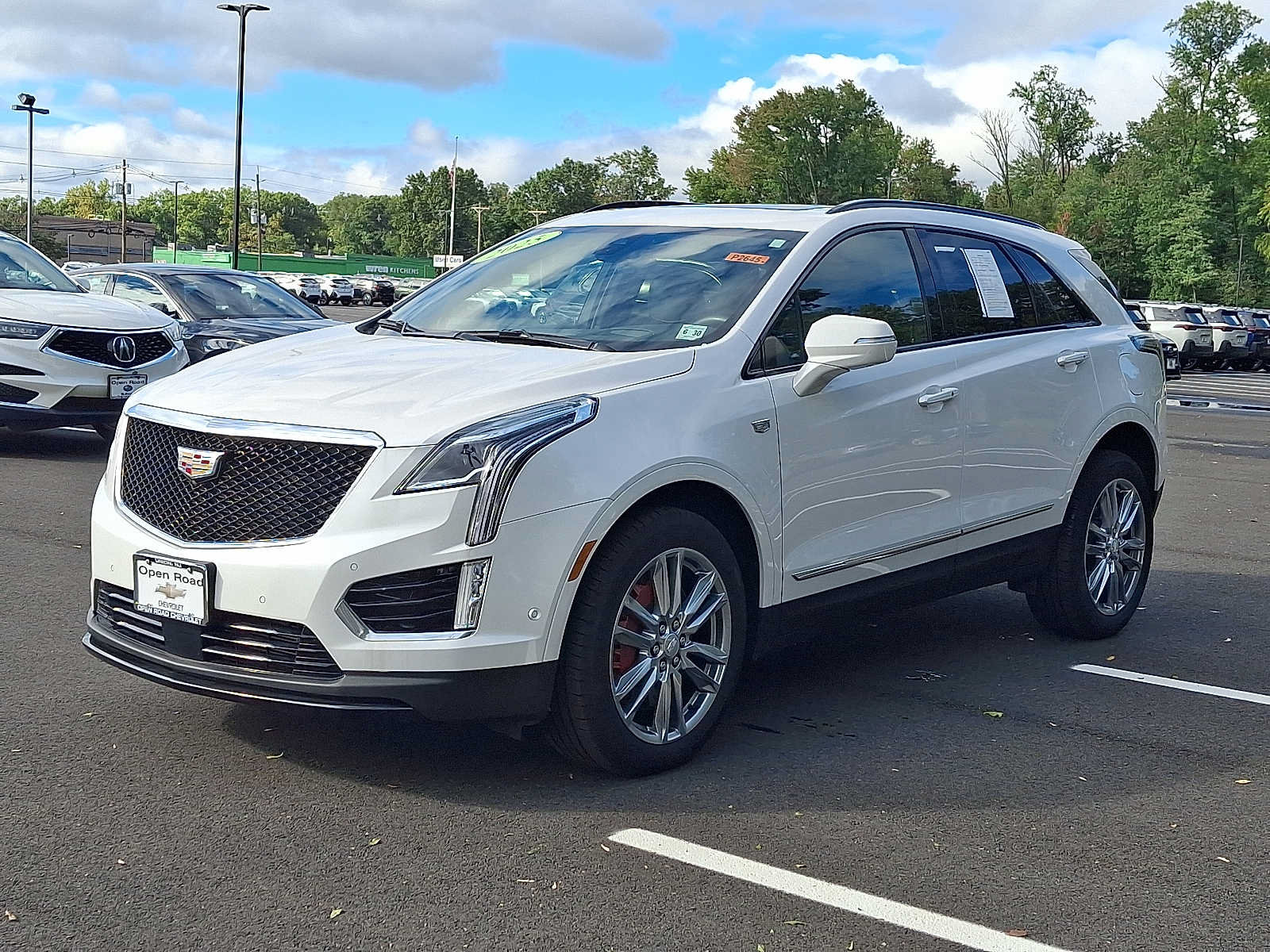 Certified 2025 Cadillac XT5 Sportv w/ Technology Package AWD/4WD image 3