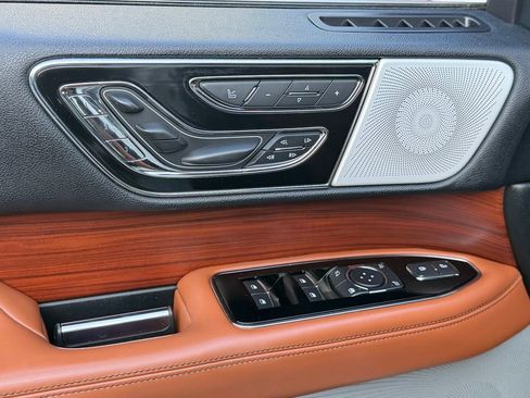 Used 2020 Lincoln Navigator Reserve w/ Luxury Package AWD/4WD image 20