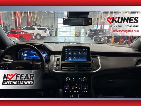 Used 2023 Chevrolet Suburban Premier image 36
