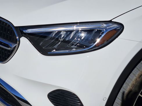 Used 2026 Mercedes-Benz GLC 300 4MATIC image 7