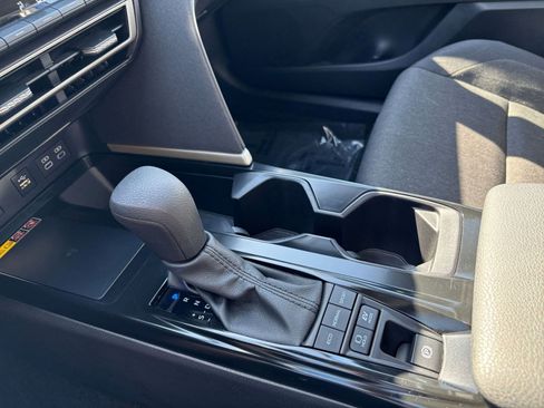 Used 2025 Toyota Camry LE FWD image 40