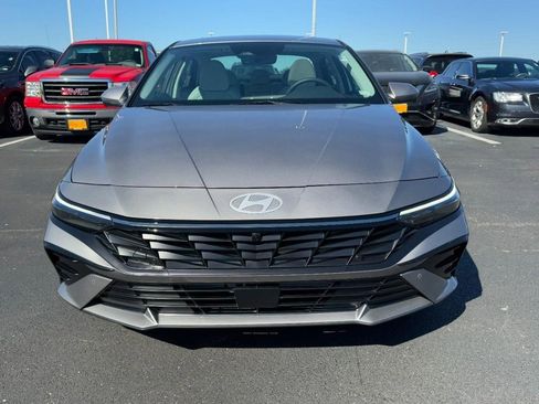 Certified 2024 Hyundai Elantra Limited image 9