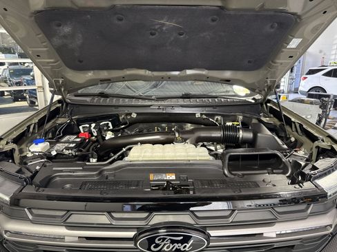 Used 2025 Ford Expedition Tremor AWD/4WD image 30