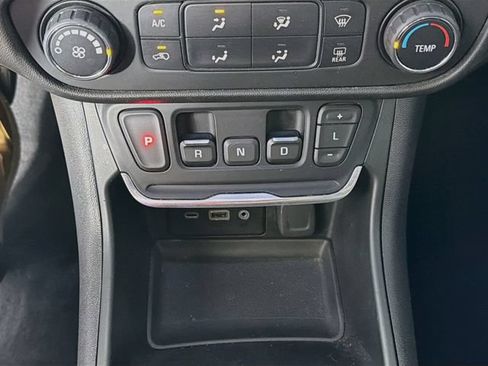 Used 2020 GMC Terrain SLE w/ LPO, Floor Liner Package FWD image 19
