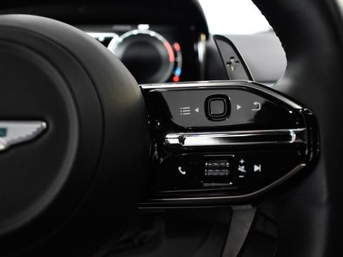 Used 2024 Aston Martin DB12 Coupe RWD image 32