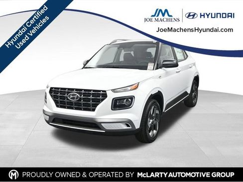 Used 2025 Hyundai Venue Limited FWD image 5