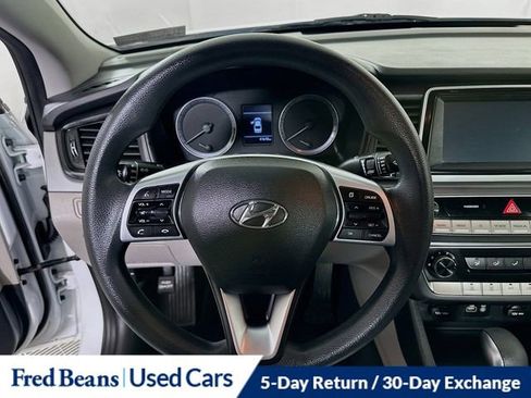 Used 2019 Hyundai Sonata SE FWD image 12