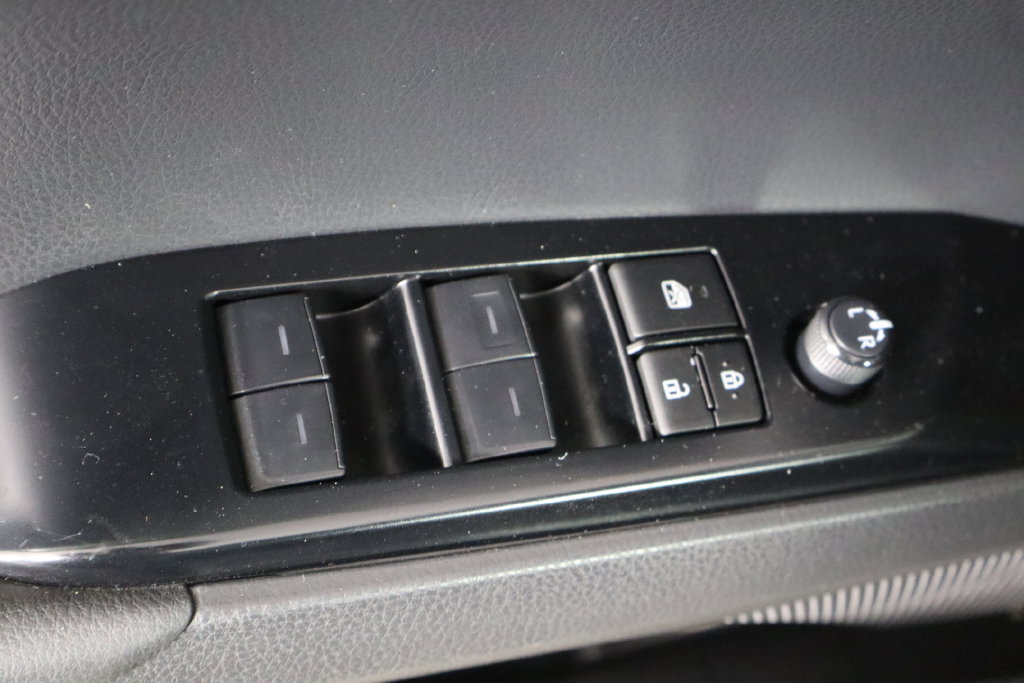 Used 2025 Toyota Camry SE FWD image 20