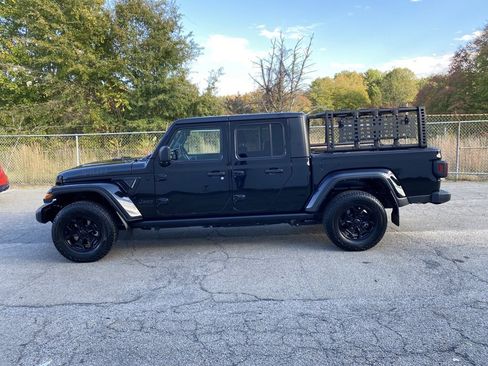 Used 2021 Jeep Gladiator Willys image 5