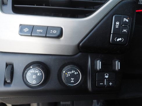 Used 2020 GMC Yukon XL Denali image 17