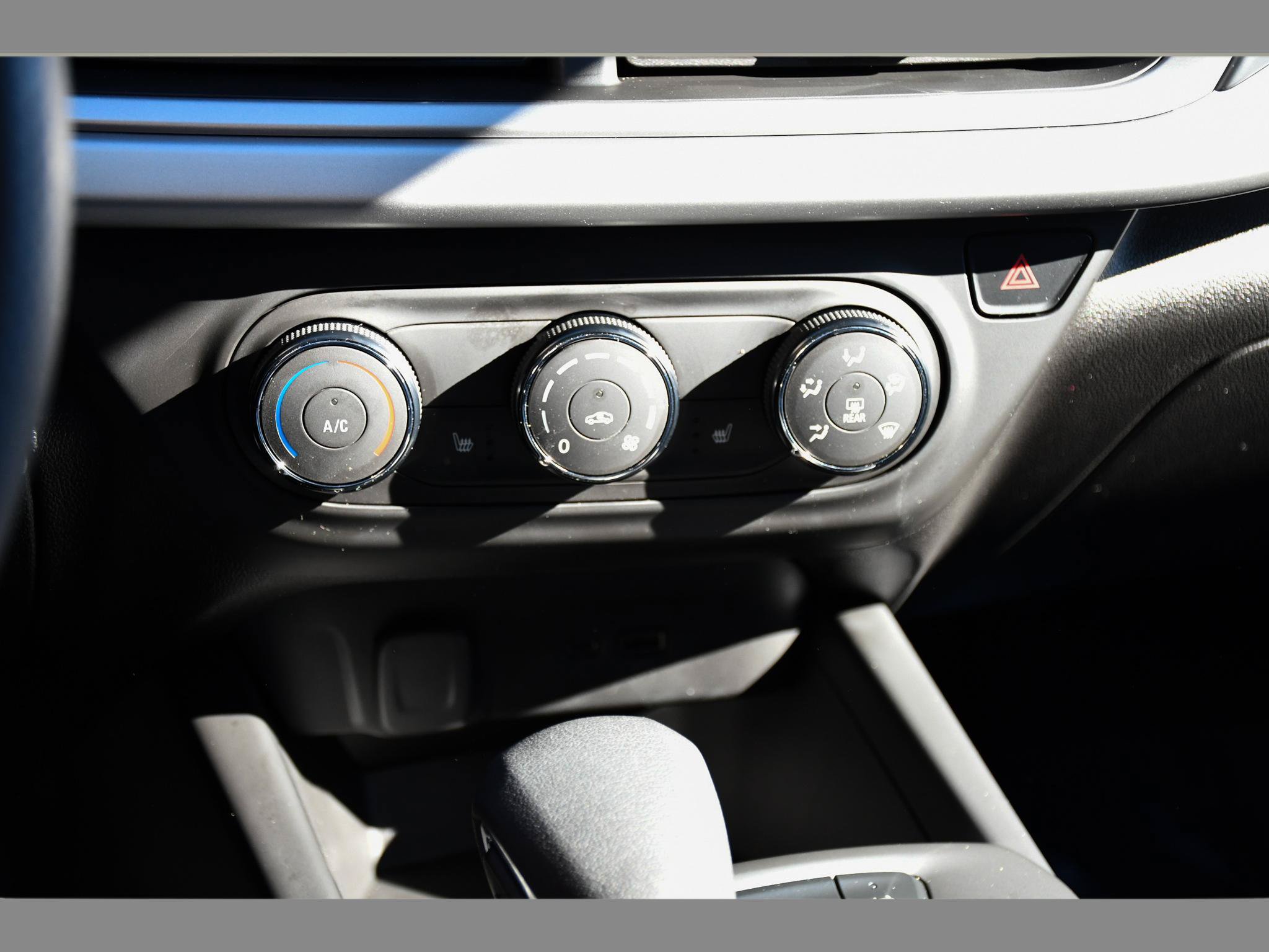 Used 2024 Chevrolet Trax RS w/ Driver Confidence Package FWD image 32