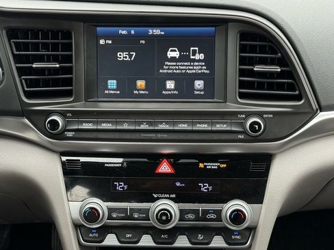 Used 2020 Hyundai Elantra SEL image 23