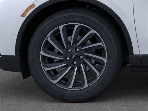 New 2025 Lincoln Corsair Reserve w/ Equipment Group 202A image 19