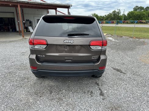 Used 2020 Jeep Grand Cherokee Laredo image 6
