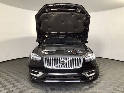 Used 2024 Volvo XC90 B6 Plus image 6