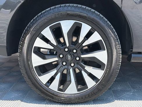Used 2025 Ford Expedition Max Platinum w/ Driver's Package AWD/4WD image 22