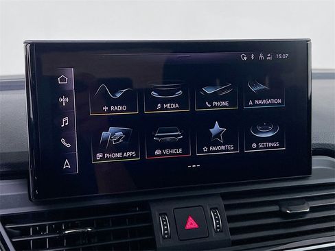 Used 2023 Audi Q5 2.0T Prestige image 15