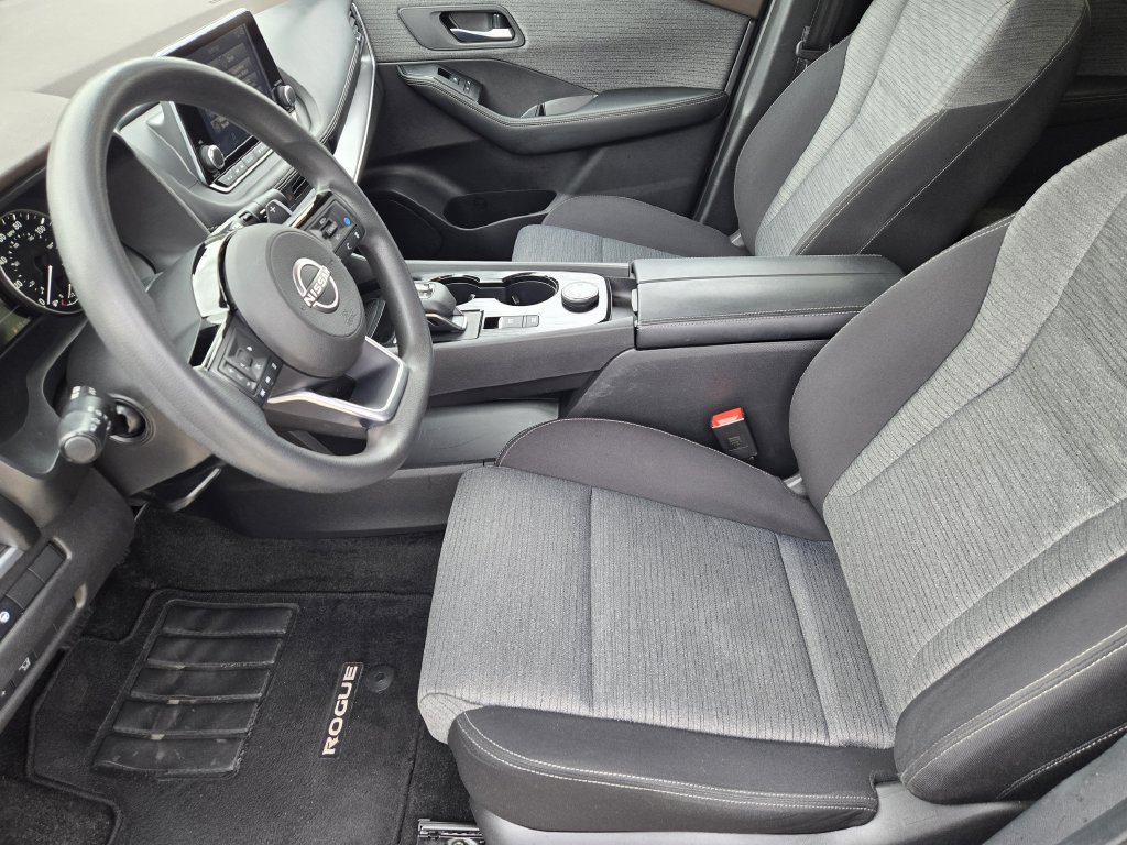 Used 2023 Nissan Rogue SV AWD/4WD image 9