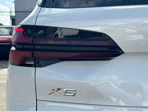 New 2026 BMW X5 xDrive40i image 10