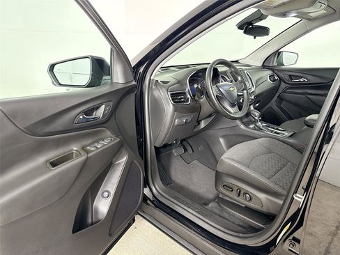 Used 2023 Chevrolet Equinox LT AWD/4WD image 3