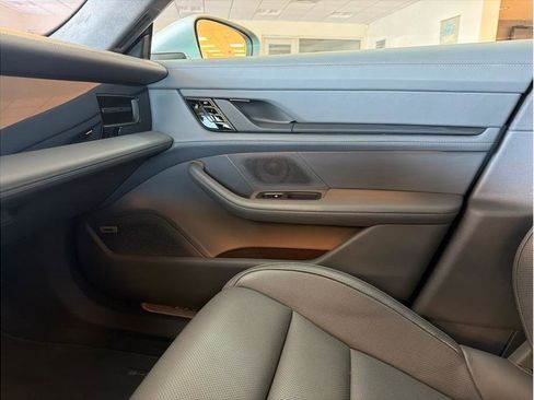 Used 2020 Porsche Taycan AWD/4WD image 25