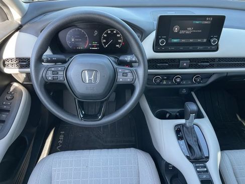 Certified 2025 Honda HR-V LX image 10