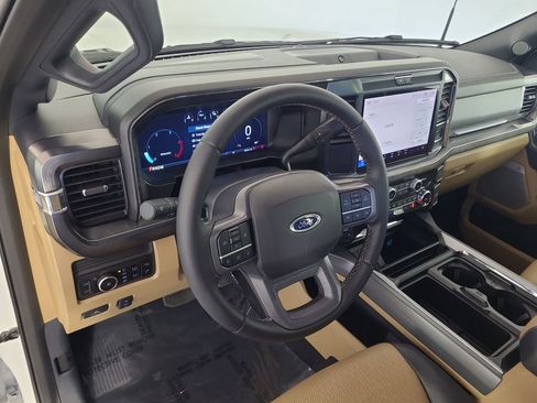 Used 2025 Ford F350 Lariat w/ Chrome Package image 14