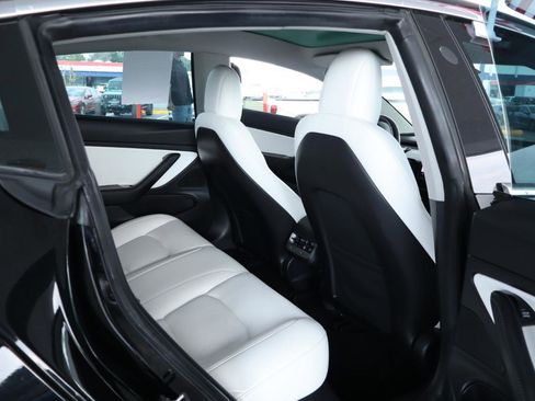 Used 2019 Tesla Model 3 Long Range image 32