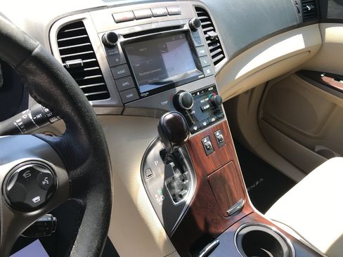 Used 2015 Toyota Venza XLE FWD image 17